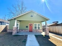 Building Photo - Stunning 2 bedroom 1 bathroom home In Kendall-Whittier district of Tulsa!