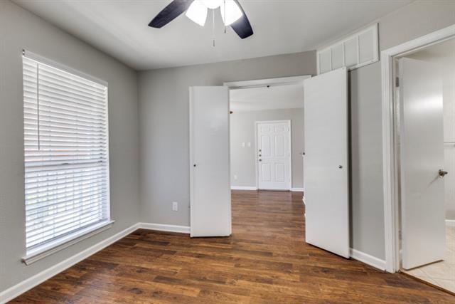 Building Photo - 18333 Roehampton Dr