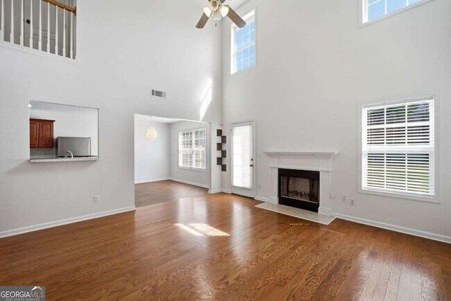 Building Photo - 6425 White Walnut Way