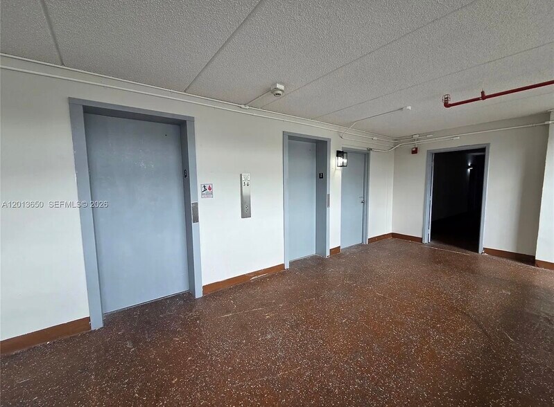 Building Photo - 14830 Naranja Lakes Blvd