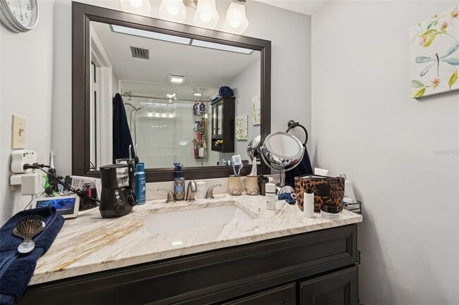 Building Photo - 5220 Brittany Dr S