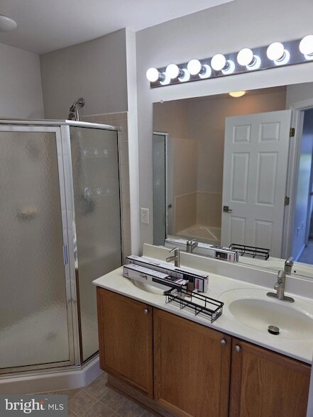 Building Photo - 403 Hupps Hill Ct