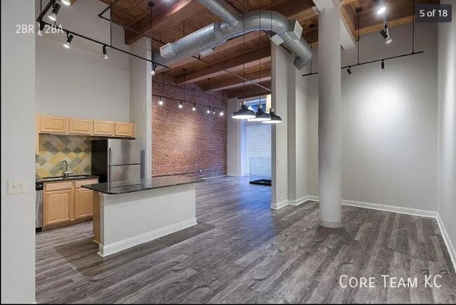 Building Photo - 609 Central-1102