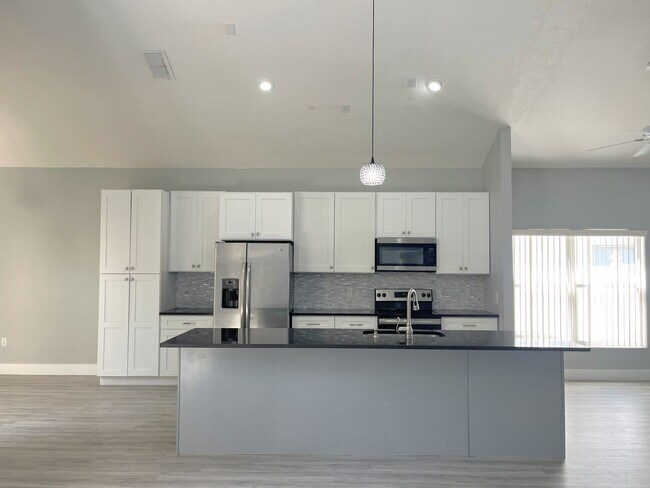 Building Photo - 212 Purslane Pass