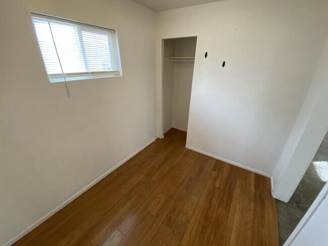 Building Photo - 815 Cleveland St