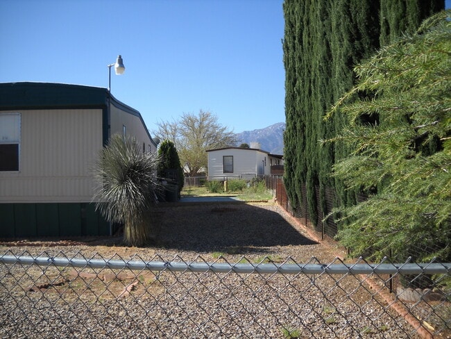 Building Photo - Cute trailer in Golden Acres