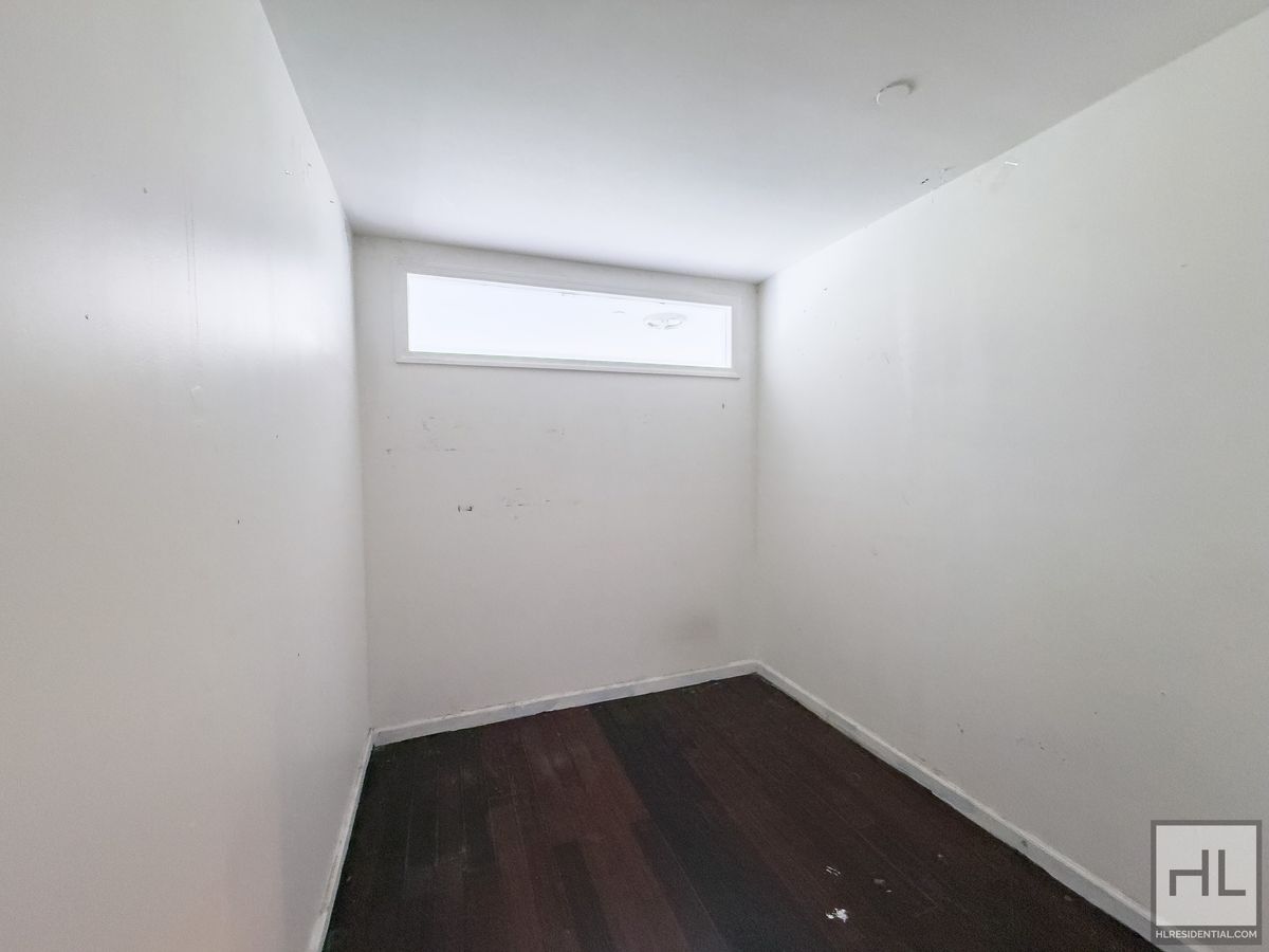 Building Photo - STANHOPE STREET / Sunlit Bushwick 2-Bed (F...