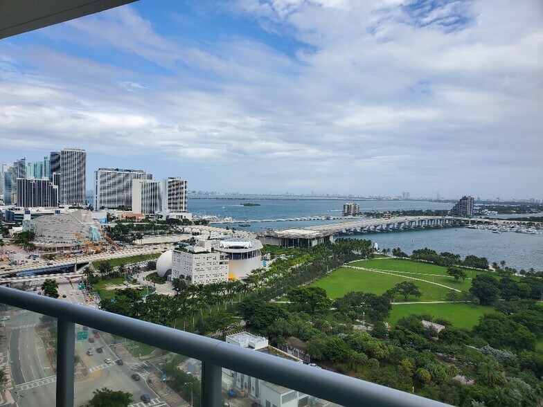 Building Photo - 888 Biscayne Blvd