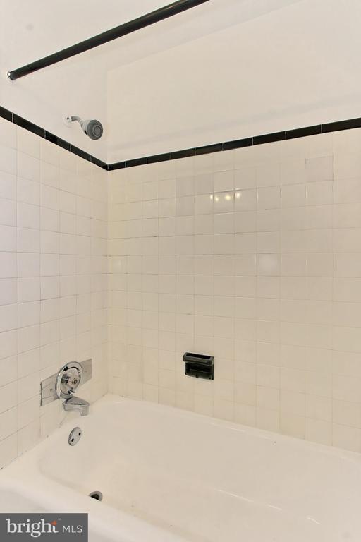 Building Photo - 2942 Landover St