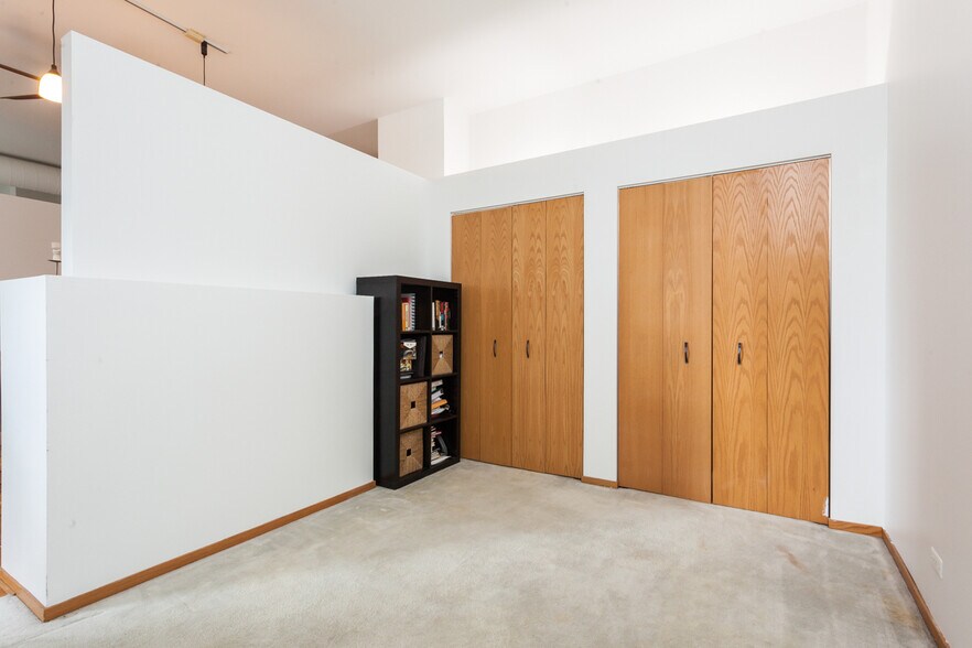 Building Photo - 910 S Michigan Ave