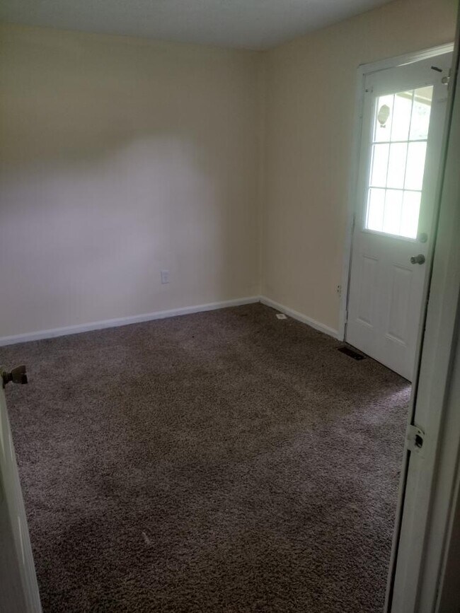 Building Photo - 167 Glen Hill Drive - Duplex