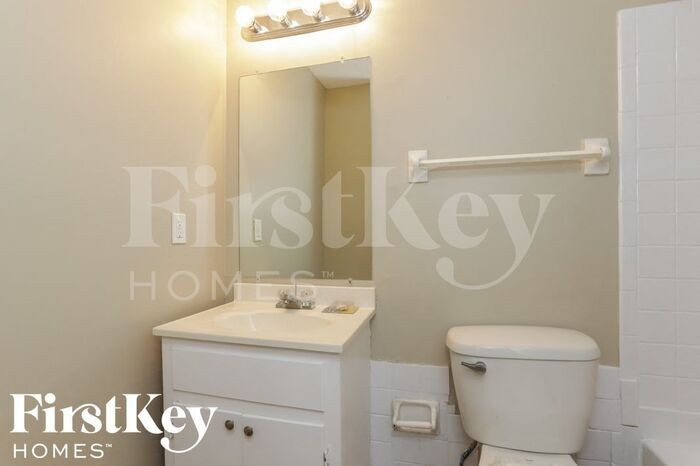 Building Photo - 4321 Castle Heights Dr
