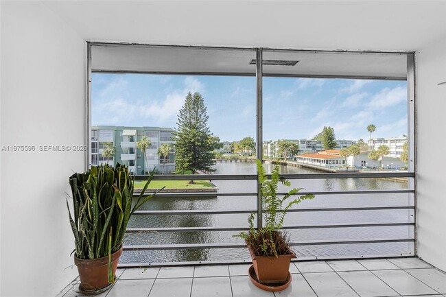 Building Photo - 2775 Taft St