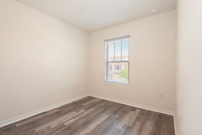 Building Photo - 8 Bella Oaks Dr