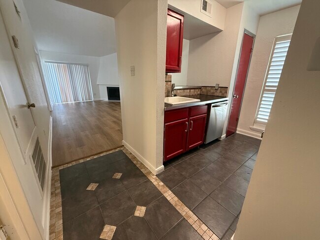 Building Photo - 10075 Westpark Dr