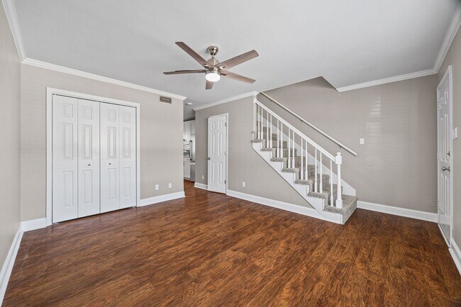 Building Photo - Beautifully updated 2-bed, 1.5 bath Condo in Winn Barr of Rock Hill!