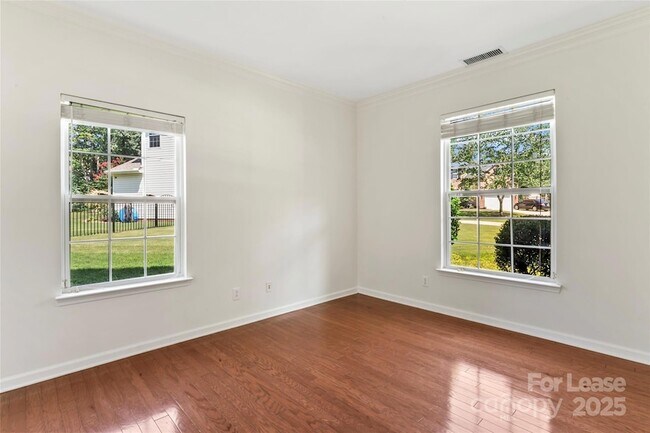 Building Photo - 2003 Red Carpet Ct