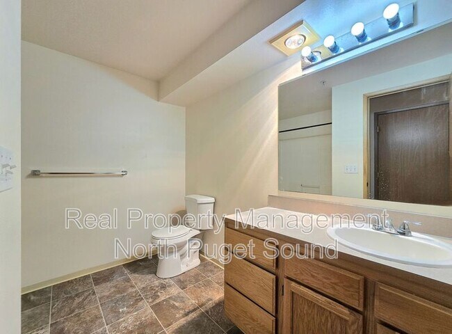 Building Photo - 11811 State Ave