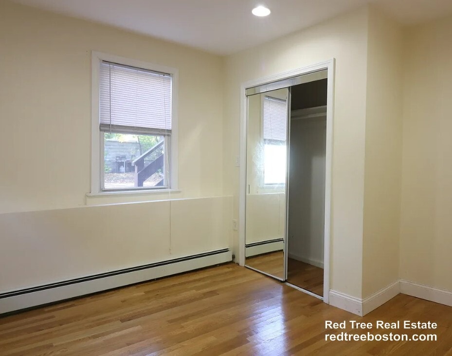 Building Photo - 20 Magoun St