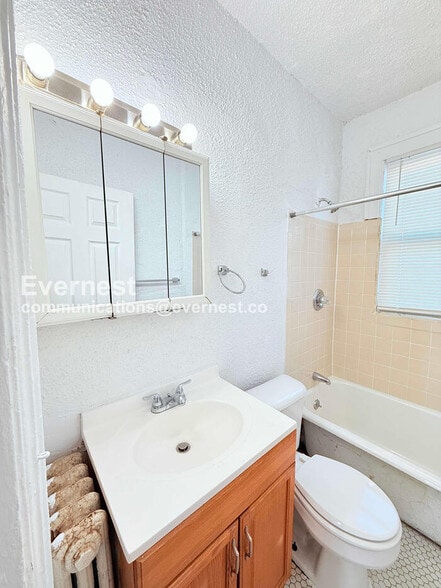 Building Photo - 13909 Hartwell St