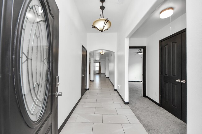 Building Photo - 3827 Dogwood Tr