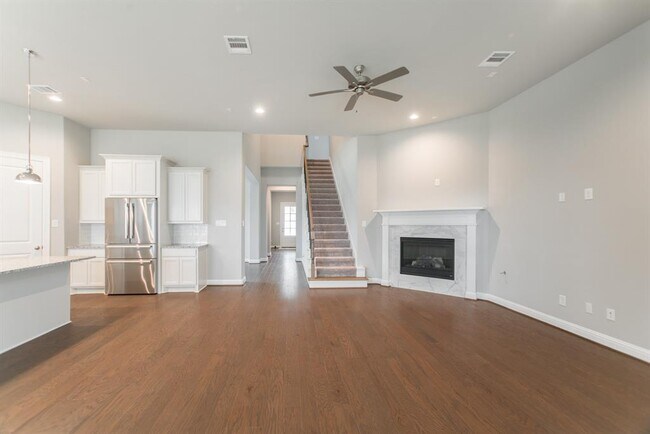 Building Photo - 2344 Goldenglade Dr