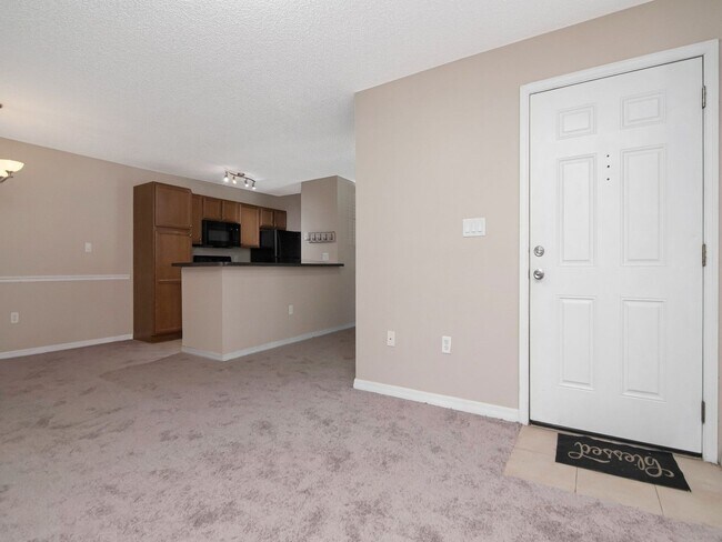 Building Photo - Park Lake — 1 Bed / 1 Bath + Den | Upstairs Condo | Brandon, FL