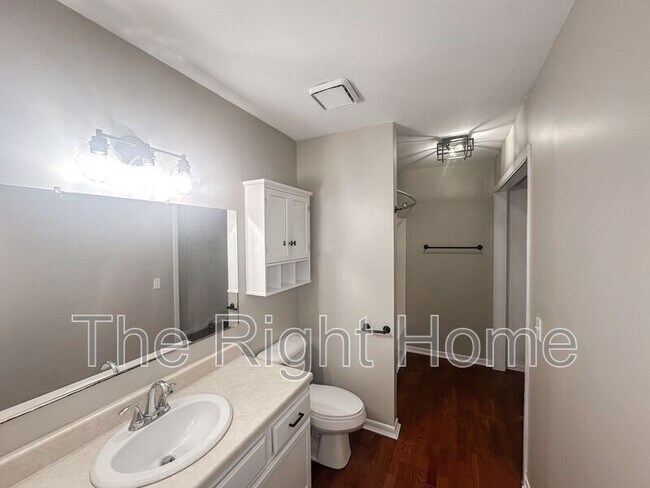 Building Photo - 6424 N 68th St