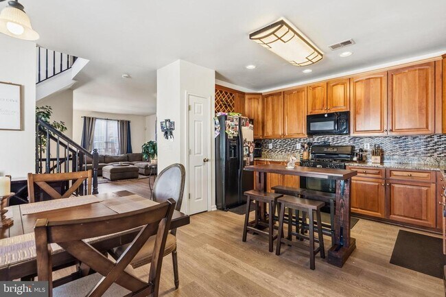 Building Photo - 9841 Cheshire Ridge Cir