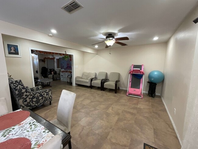 Building Photo - 915 Rutledge Dr