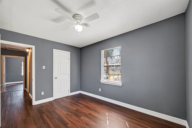 Building Photo - 3807 Love St