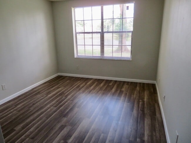 Building Photo - Great unit in Coral Springs