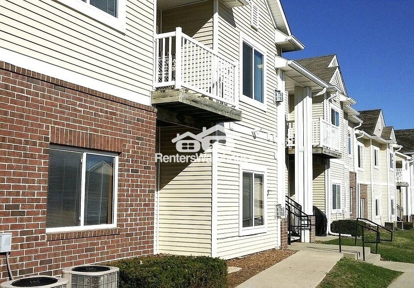 Primary Photo - 2323 E Porter Ave