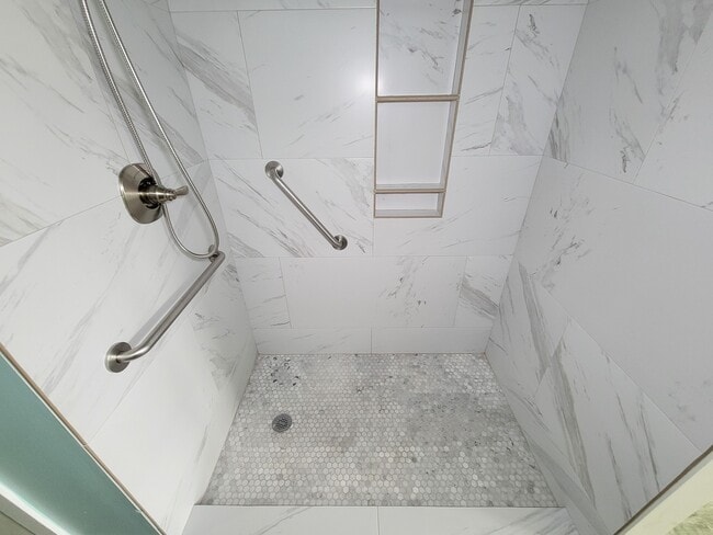 Building Photo - 714 Yawl Ct