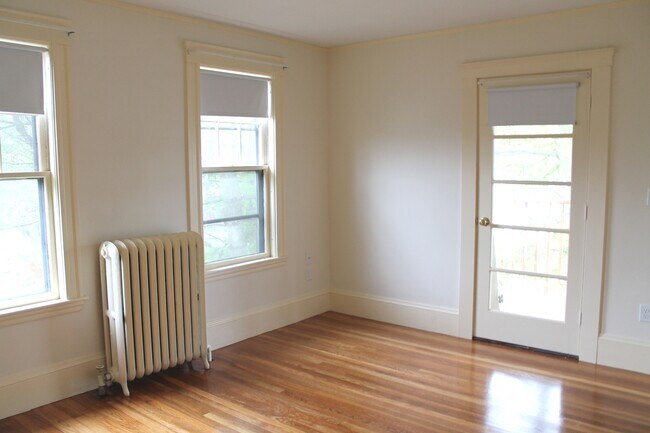 Building Photo - 6 Pleasant St