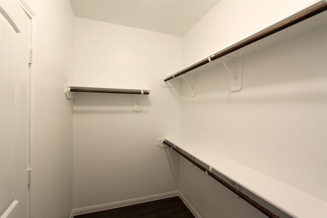 Building Photo - 24923 Lorenzo Glaze Trail