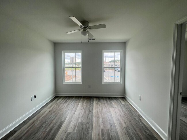 Building Photo - Hemingway Apartments