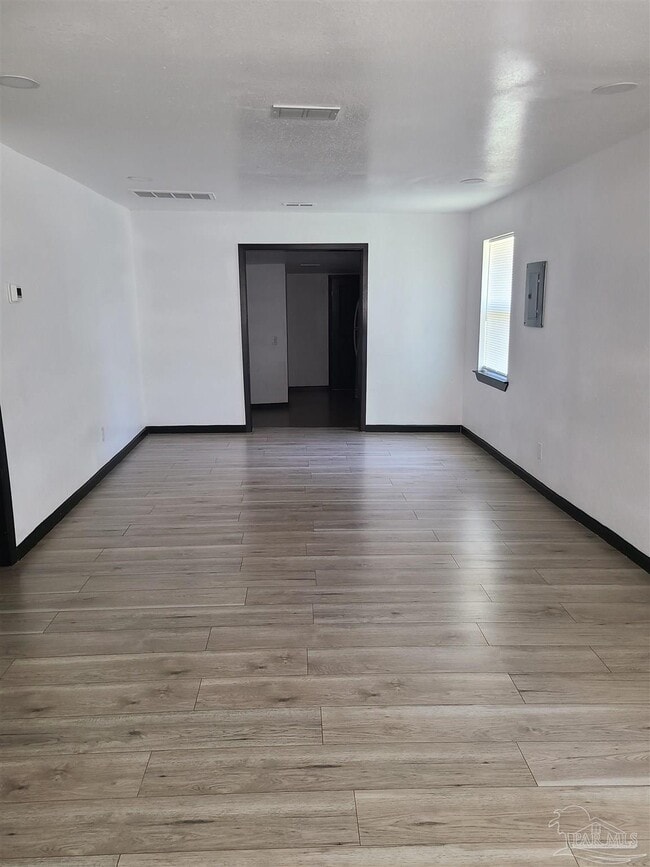 Building Photo - 701 Armenia Dr