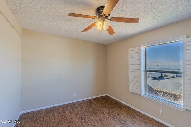 Building Photo - 1317 Amber Morgan Dr