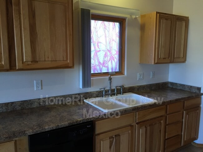 Building Photo - 828 Kipuka Dr NW