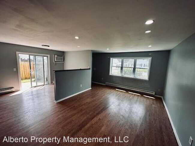 Building Photo - 2 br, 1.5 bath House - 2505 Lexington Ct.