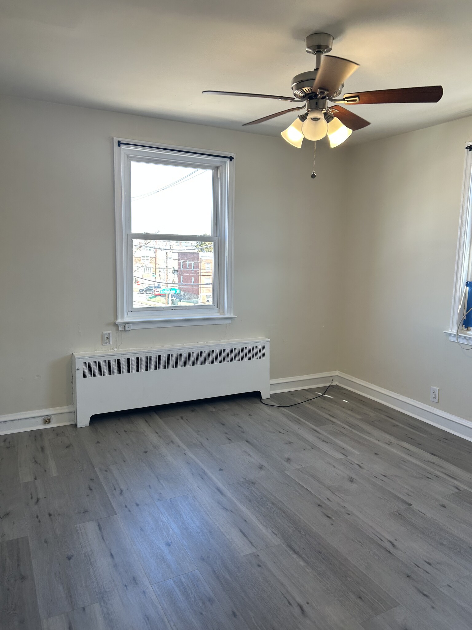 Building Photo - 1471 Creston St