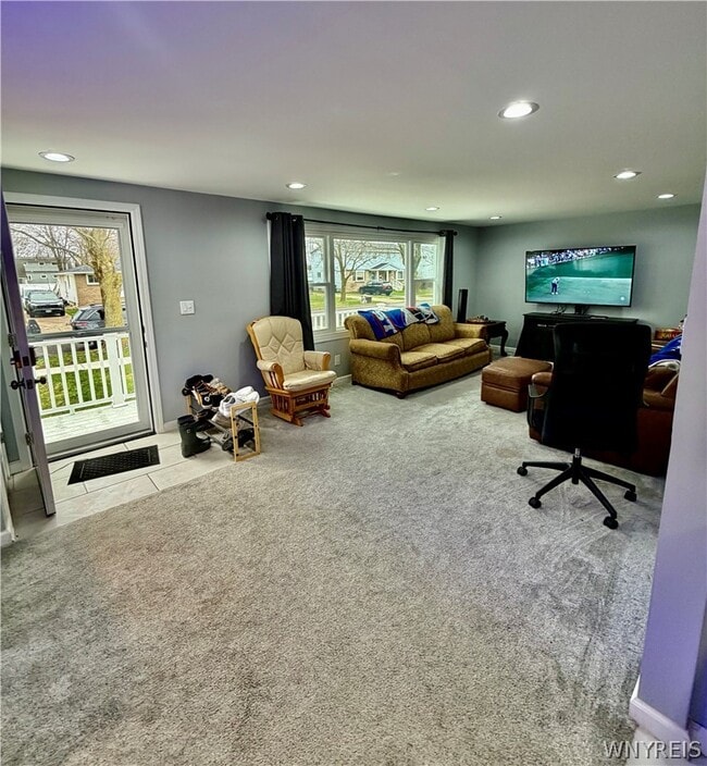 Building Photo - 260 Argus Dr