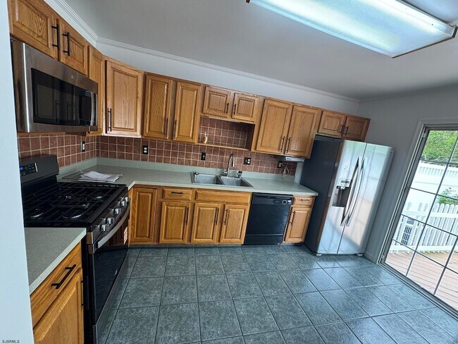 Building Photo - 10 Starboard Ct