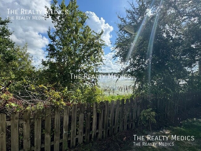Building Photo - 226 Haversham Rd