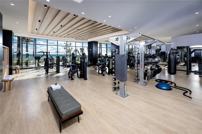 Building Photo - 1116 N Ocean Blvd