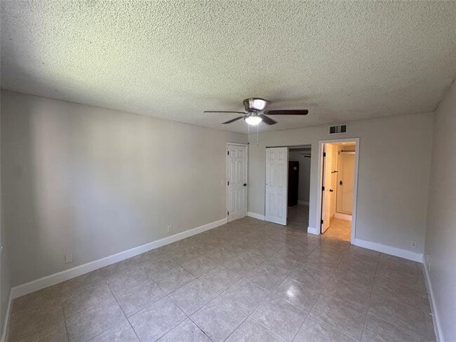 Building Photo - 9033 Wiles Rd