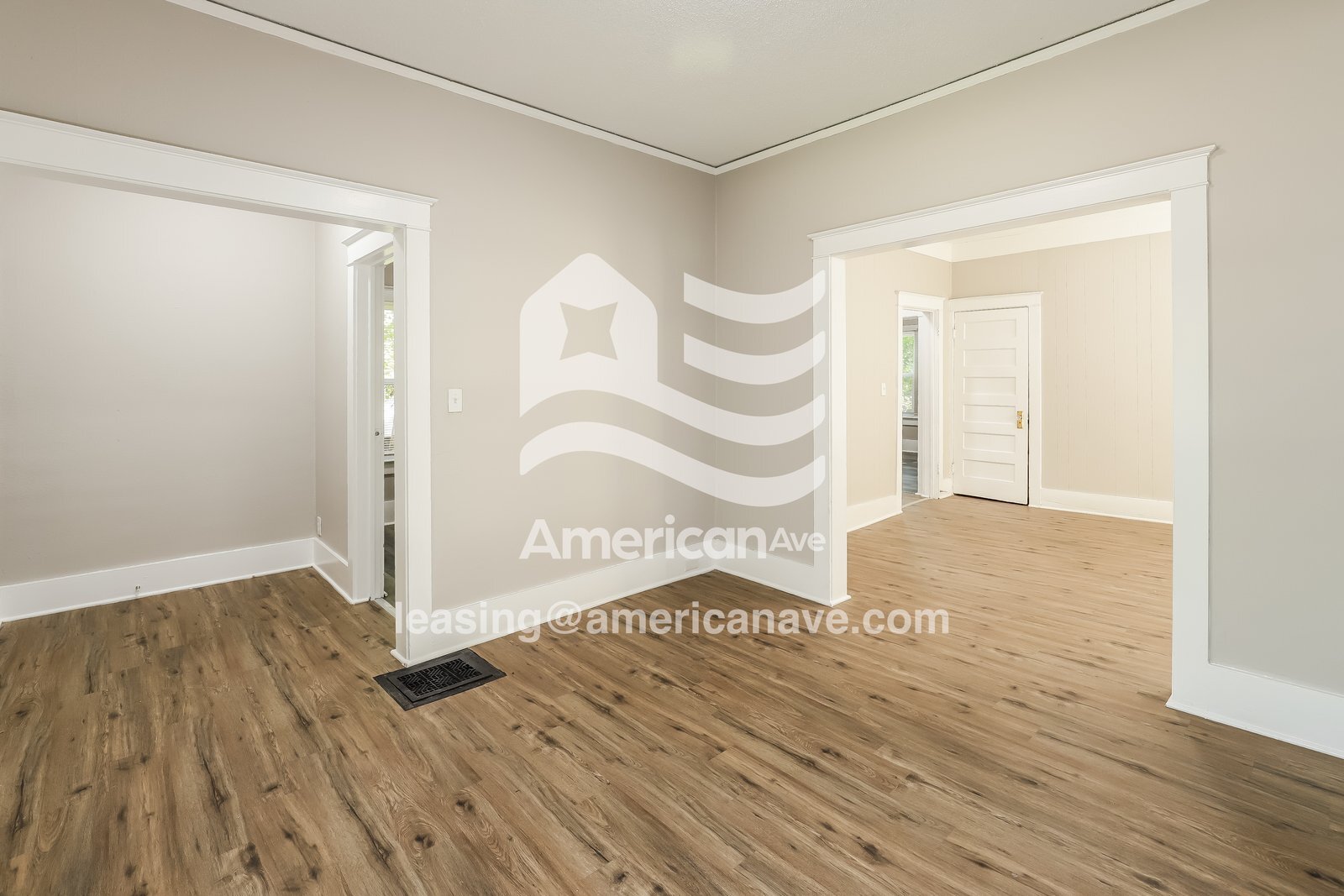 Building Photo - 2933 Park Ave