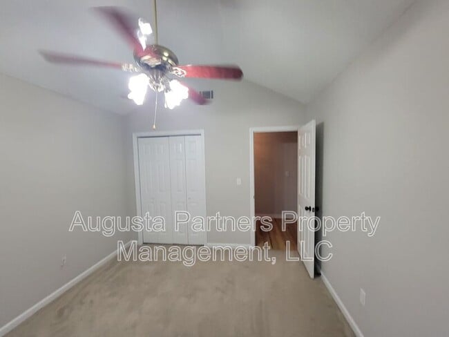Building Photo - 2312 Perot Dr