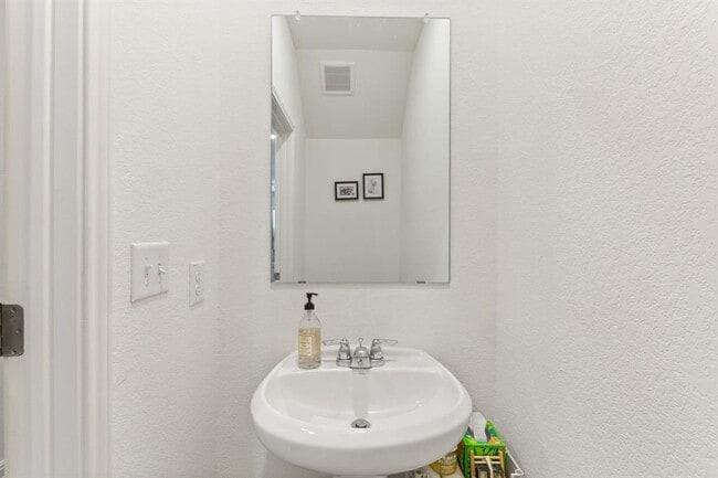 Building Photo - 220 Dirty Harry Dr